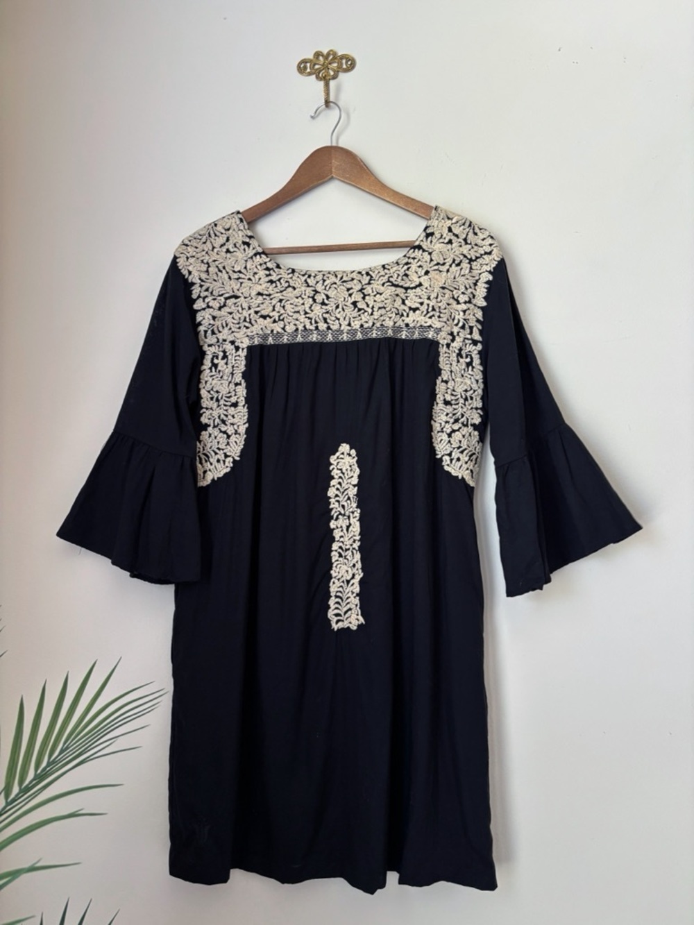 J. Marie Black Cream Embroidered Floral Peasant Dress Medium